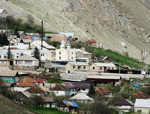 Кабардино-Балкария, Черекский район, 2011 г. Вид на селение Безенги. Фото Марзият Холаевой для "Кавказского узла"