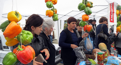 Сельскохозяйственная ярмарка в Степанакерте. Нагорный Карабах. 12 октября 2014 год. те. Нагорный Карабах. 12 октября 2014 год. Фото Алвард Григорян для "Кавказского узла"