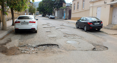 Дорога на улице Айдынбекова. Дербент, 16 августа 2015 г. Фото Патимат Махмудовой для "Кавказского узла"