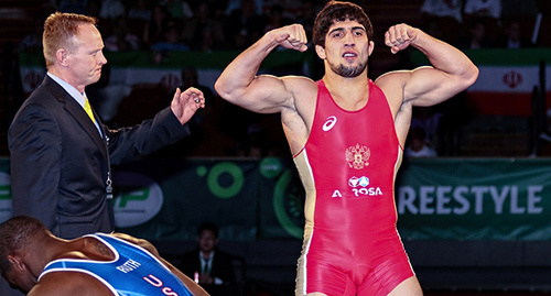 Даурен Куруглиев. Фото http://wrestdag.ru/news/ru/news/dauren_kurugliev_luchshij_borec_v_aprele/