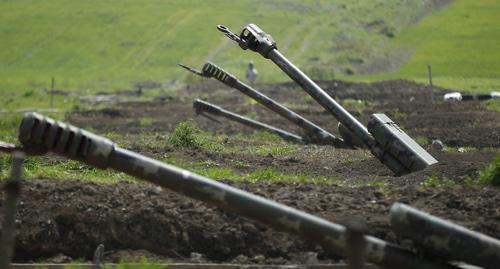 На линии соприкосновения в Нагорном Карабахе. Фото: REUTERS/Staff