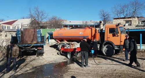 Подвоз воды в село Харахи. Фото: официальный сайт Хунзахский район http://khunzakh.ru/