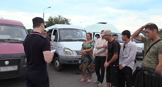 Рейд по выявлению мигрантов в Волгоградской области. Фото: пресс-служба ГУ МВД России по Волгоградской области